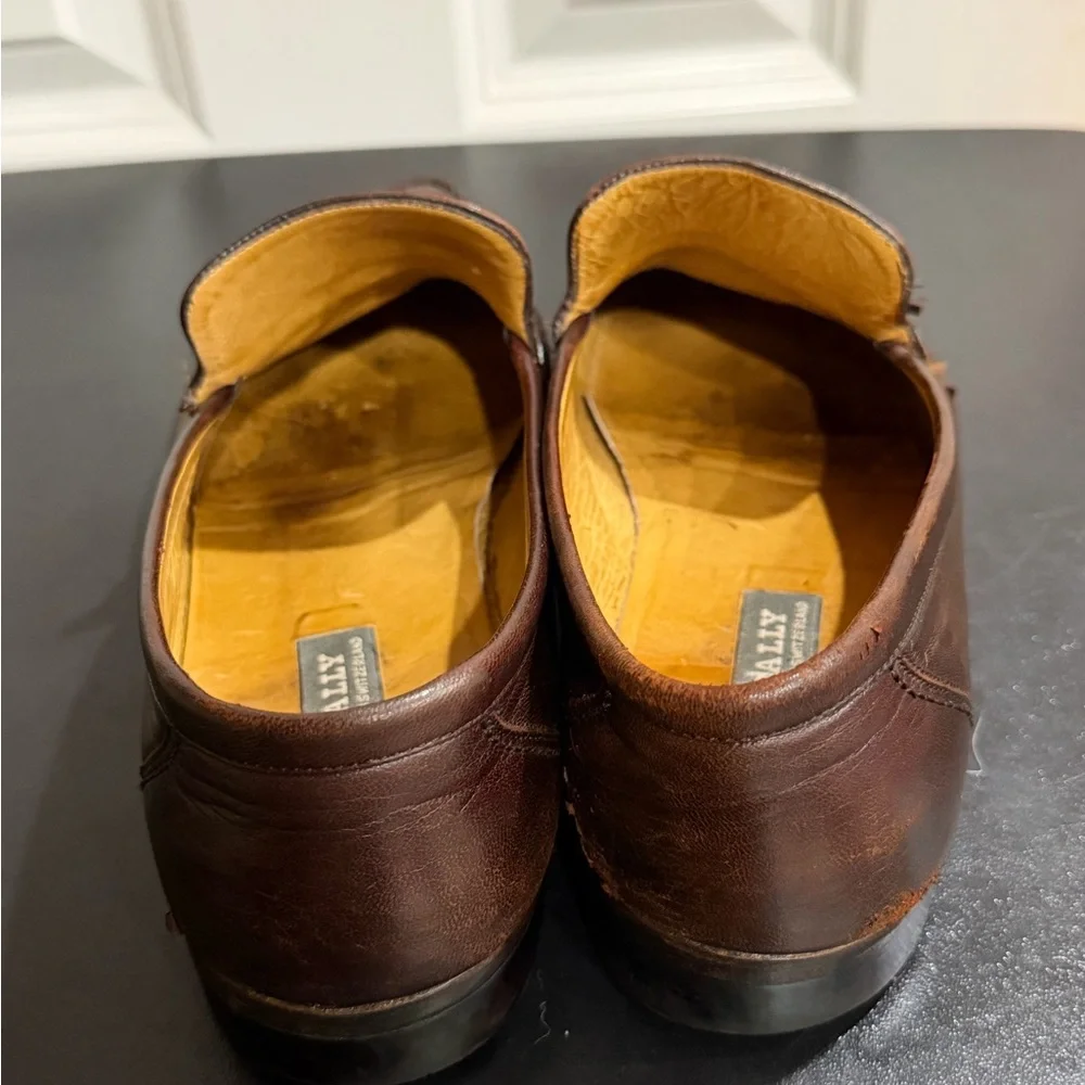 Bally Dark Brown Leather Tassel Loafers size 9.5 made in Switzerland